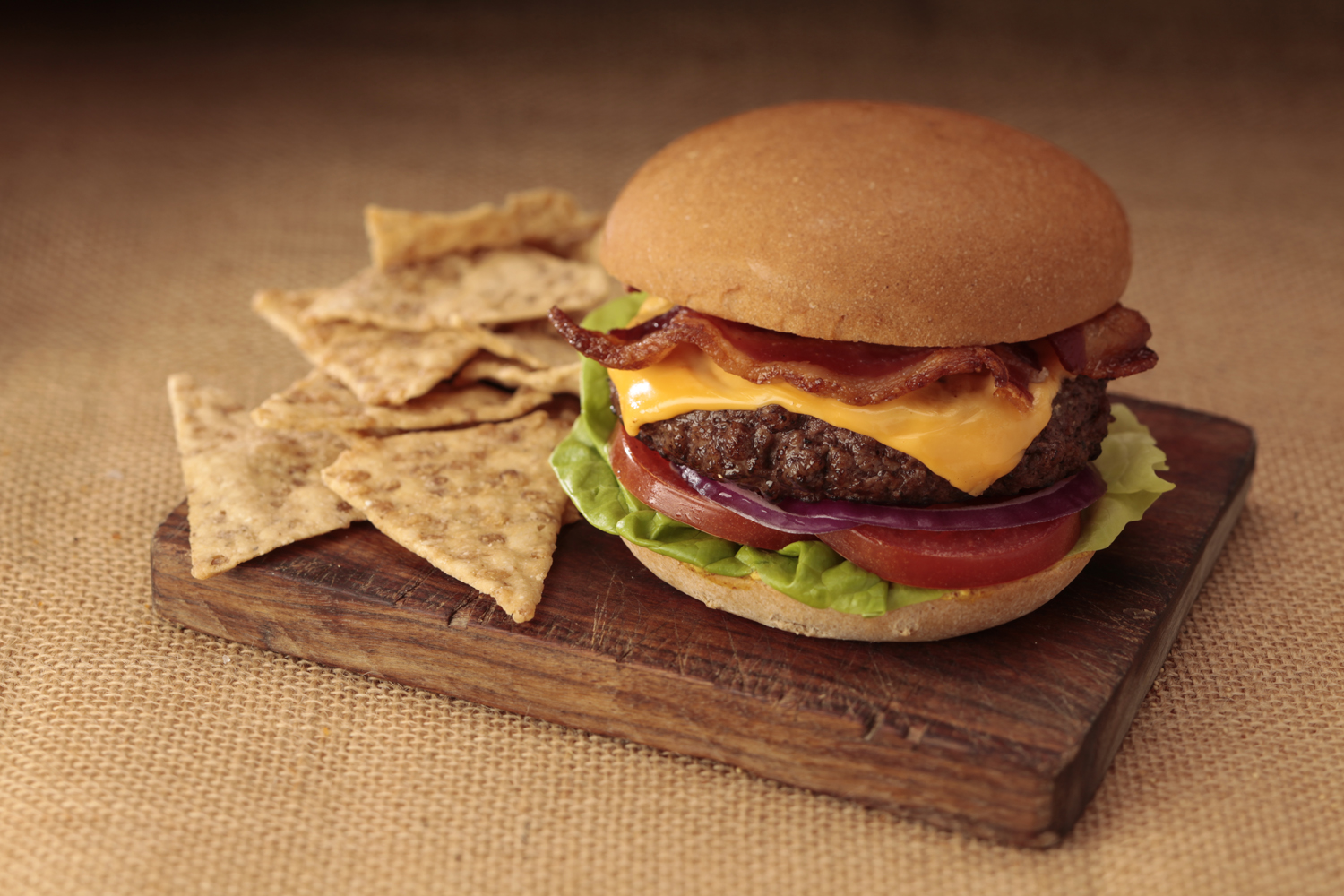 burger-with-multigrain-chips_300dpi1