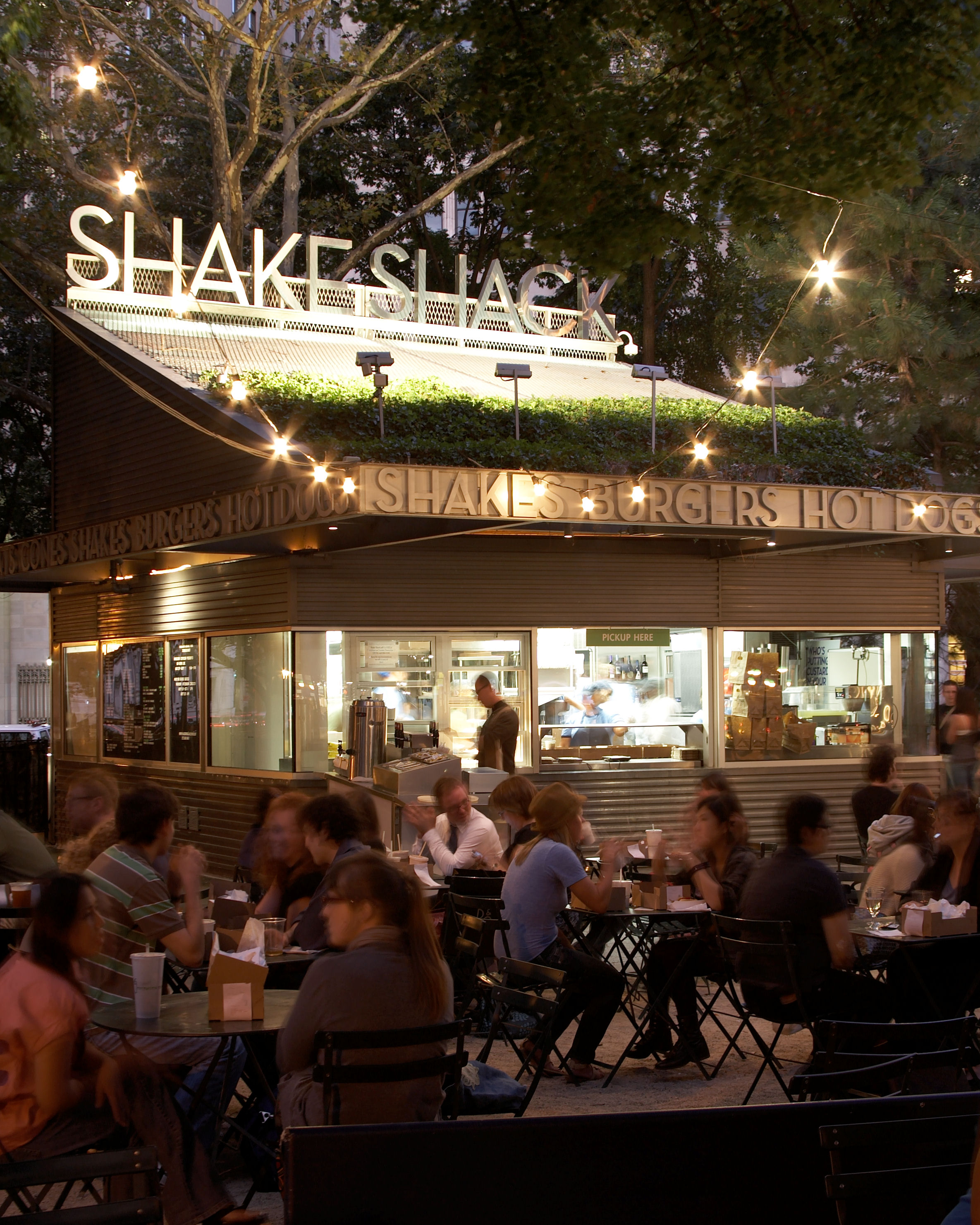 Madison Square Park Shake Shack. Photo by William Brinson