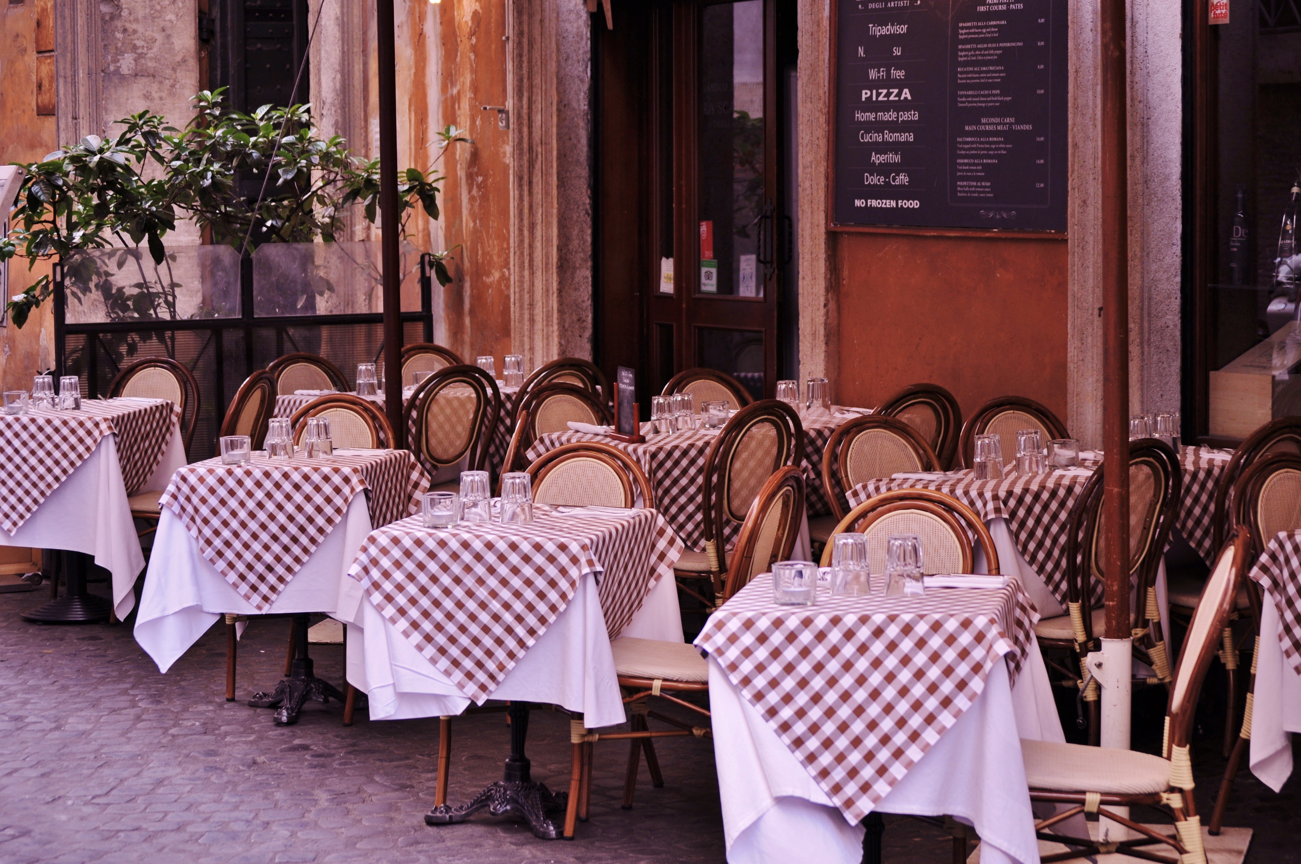 italian-pizza-restaurant-italy